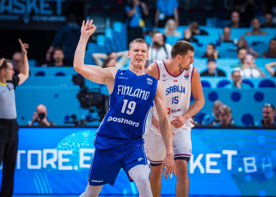 胜塞尔维亚, 亚男篮, 萨林也连中 胜塞尔维亚, 亚男篮, 萨林也连中