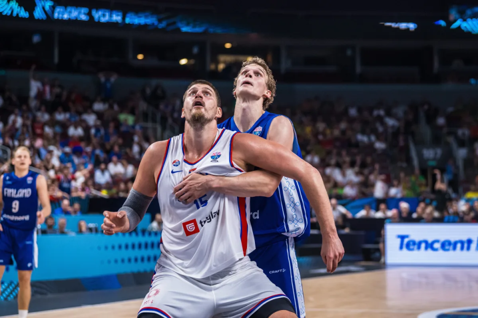 篮板, 篮下得手, 不敌芬兰男 篮板, 篮下得手, 不敌芬兰男