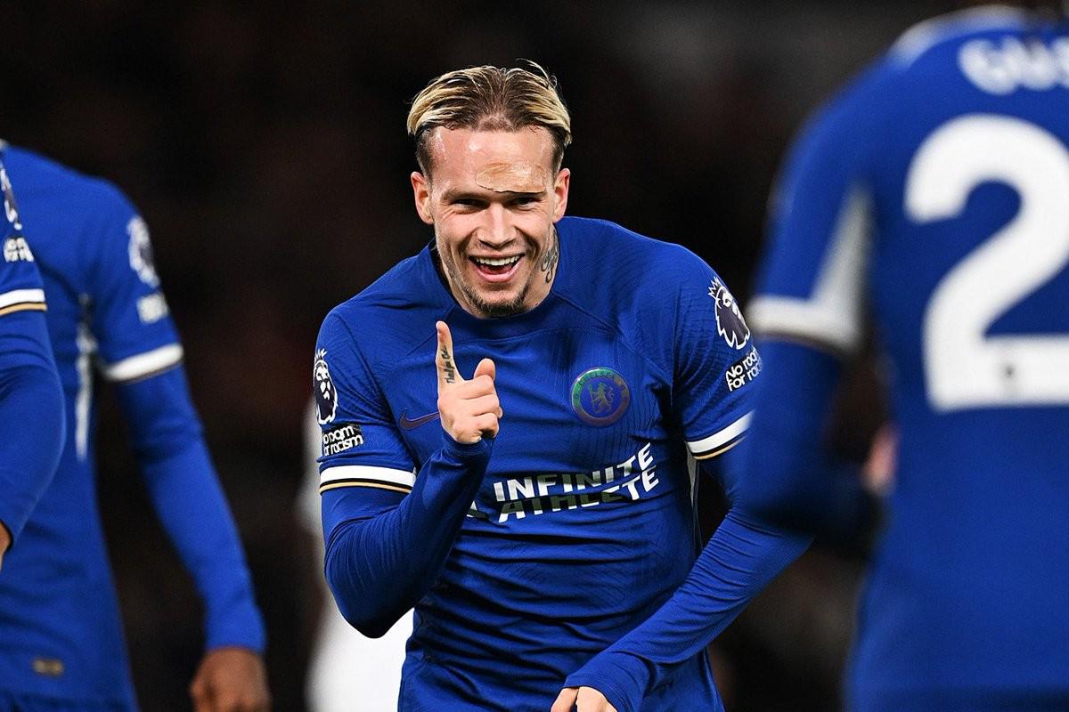 对球员本人, 及穆德里克 对球员本人, 及穆德里克